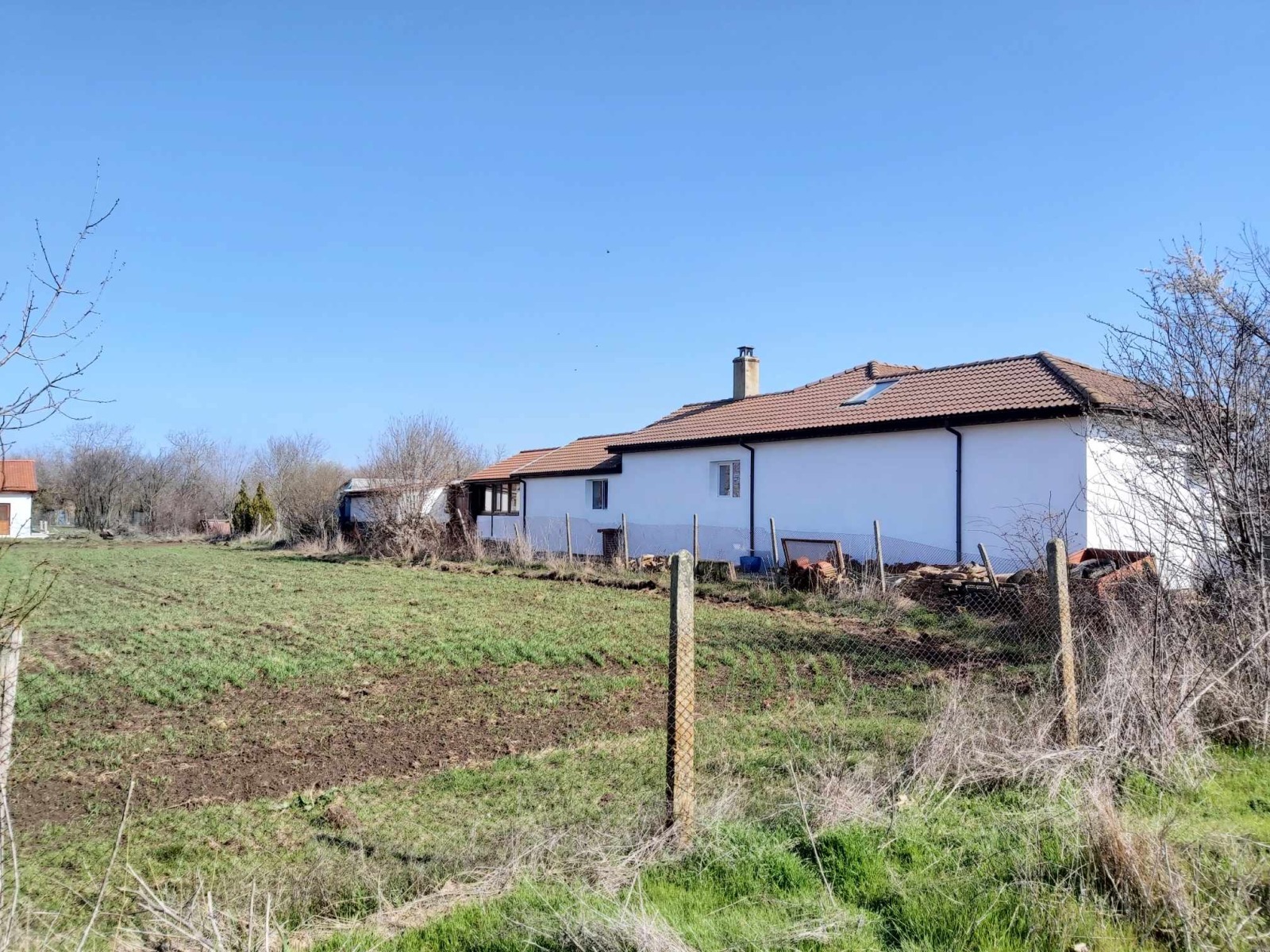 Продава КЪЩА, с. Царичино, област Добрич, снимка 2 - Къщи - 52937378