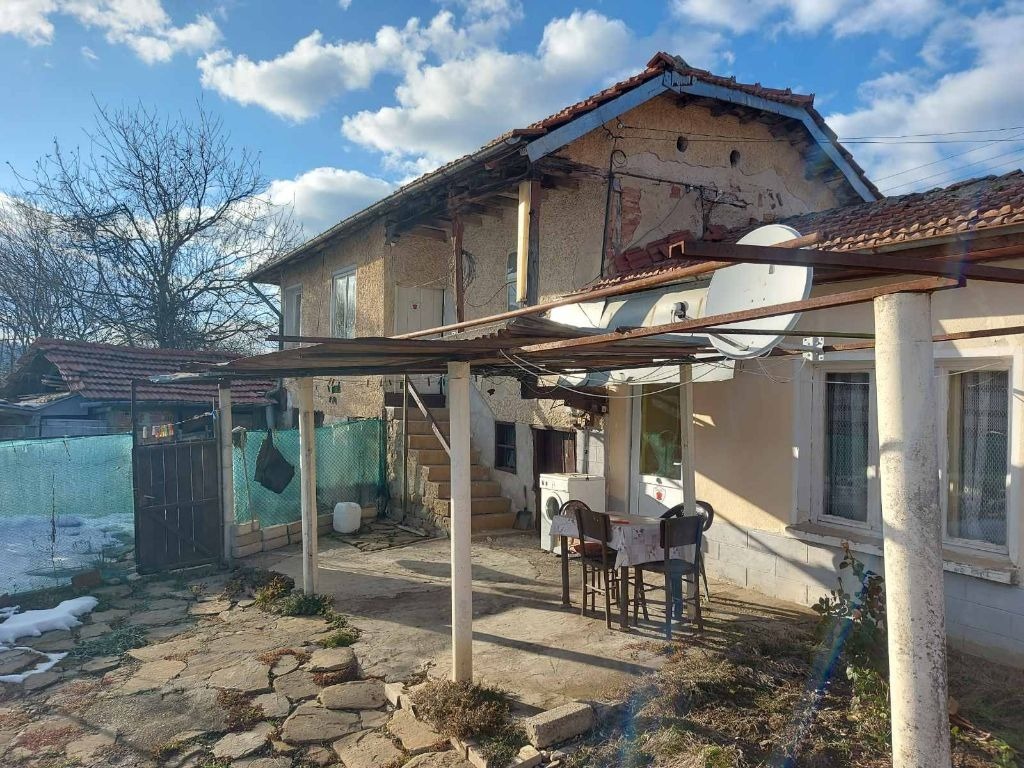 Продава КЪЩА, с. Радювене, област Ловеч, снимка 2 - Къщи - 54741321