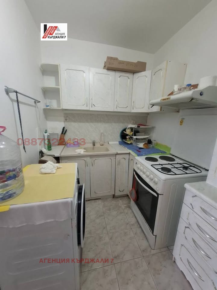 Продава 2-СТАЕН, гр. Кърджали, Промишлена зона - А, снимка 4 - Апартаменти - 55908353