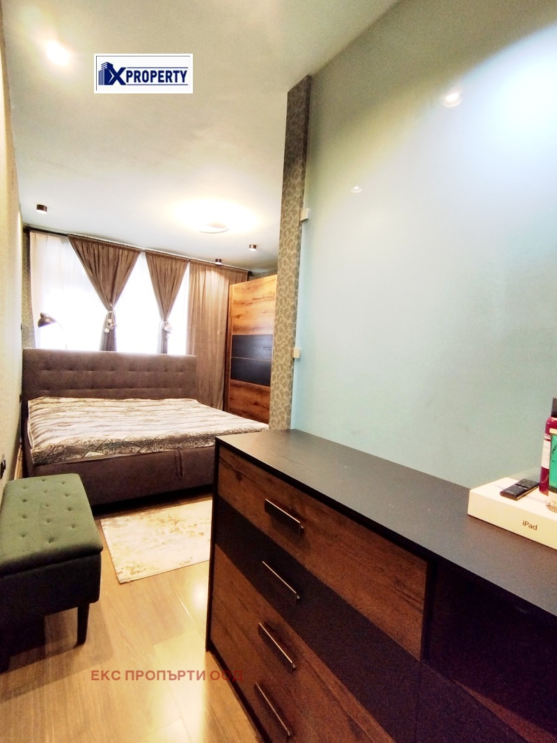 Продава  3-стаен град Перник , Център , 98 кв.м | 70802871 - изображение [8]