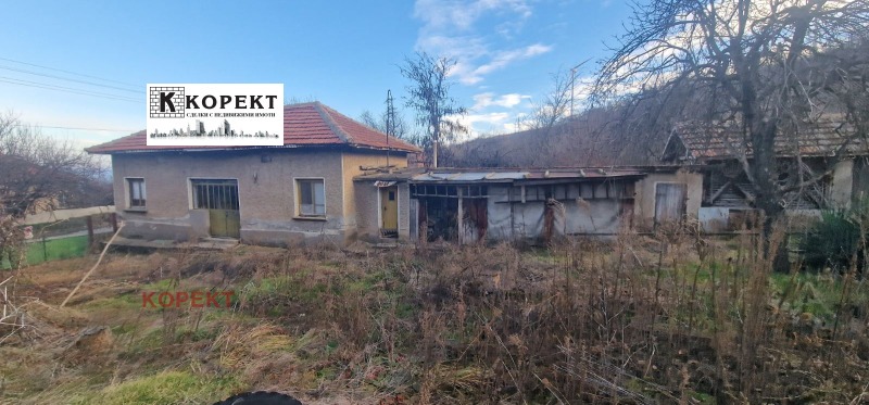 Продава КЪЩА, с. Сомовит, област Плевен, снимка 8 - Къщи - 48751970