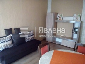2 Schlafzimmer Ljatno kino Trakija, Warna