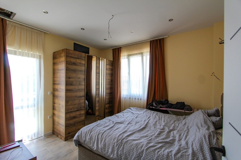 Продава КЪЩА, гр. София, с. Долни Богров, снимка 8 - Къщи - 53294348