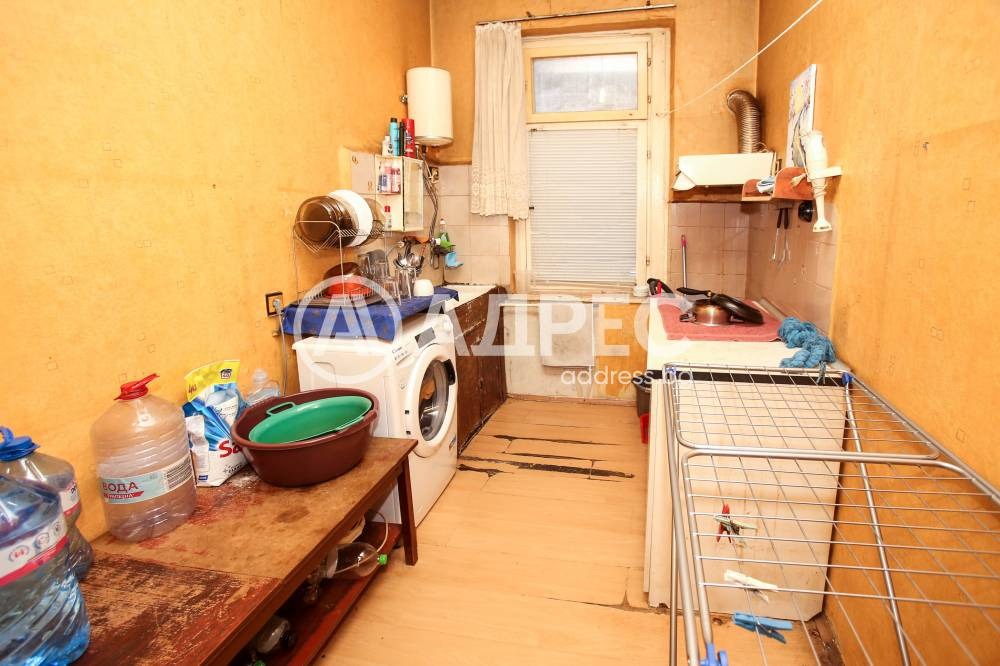 Продава ЕТАЖ ОТ КЪЩА, гр. София, Център, снимка 8 - Етаж от къща - 54604031