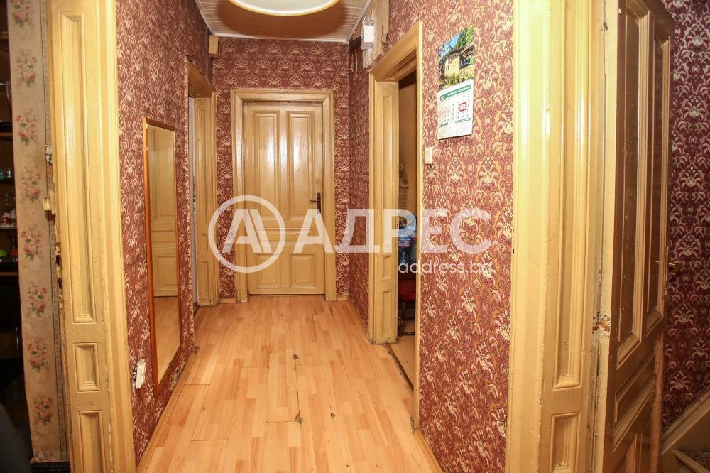 Продава ЕТАЖ ОТ КЪЩА, гр. София, Център, снимка 10 - Етаж от къща - 54604031