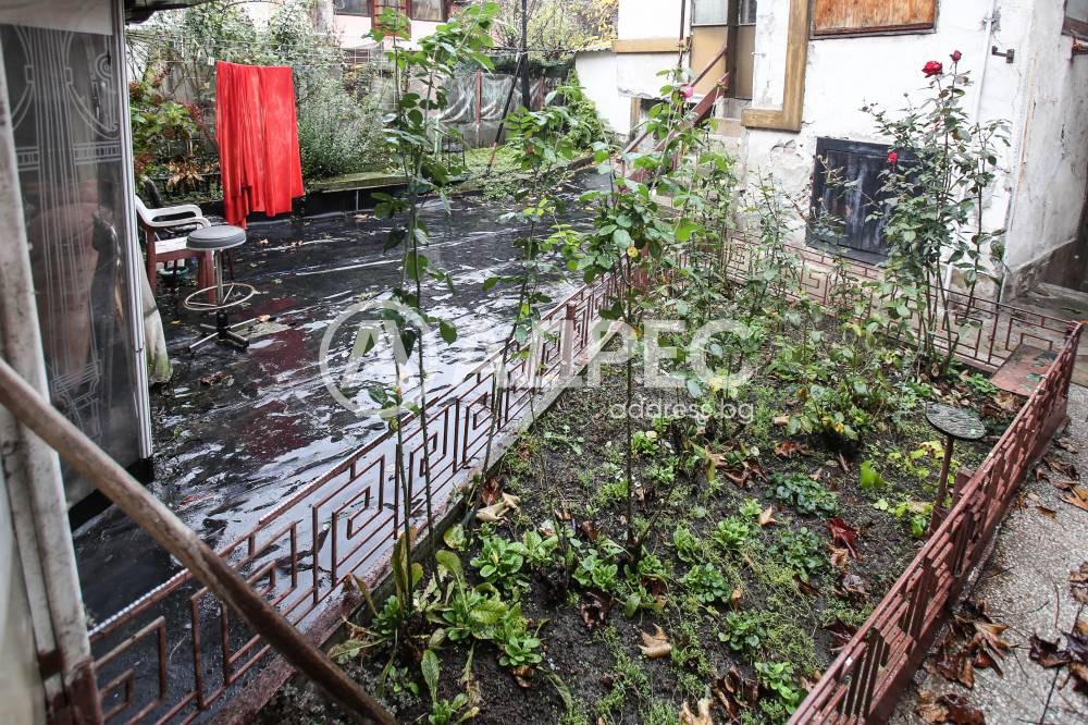 Продава ЕТАЖ ОТ КЪЩА, гр. София, Център, снимка 12 - Етаж от къща - 54604031