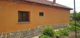 Продажба на имоти в с. Стоево, област Пловдив - изображение 1 