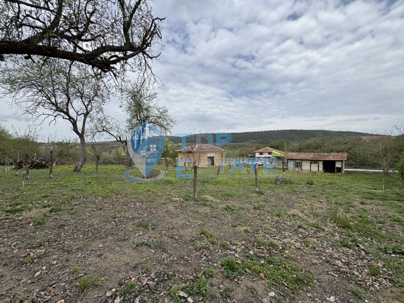 Продава КЪЩА, с. Пчелище, област Велико Търново, снимка 10 - Къщи - 49676920