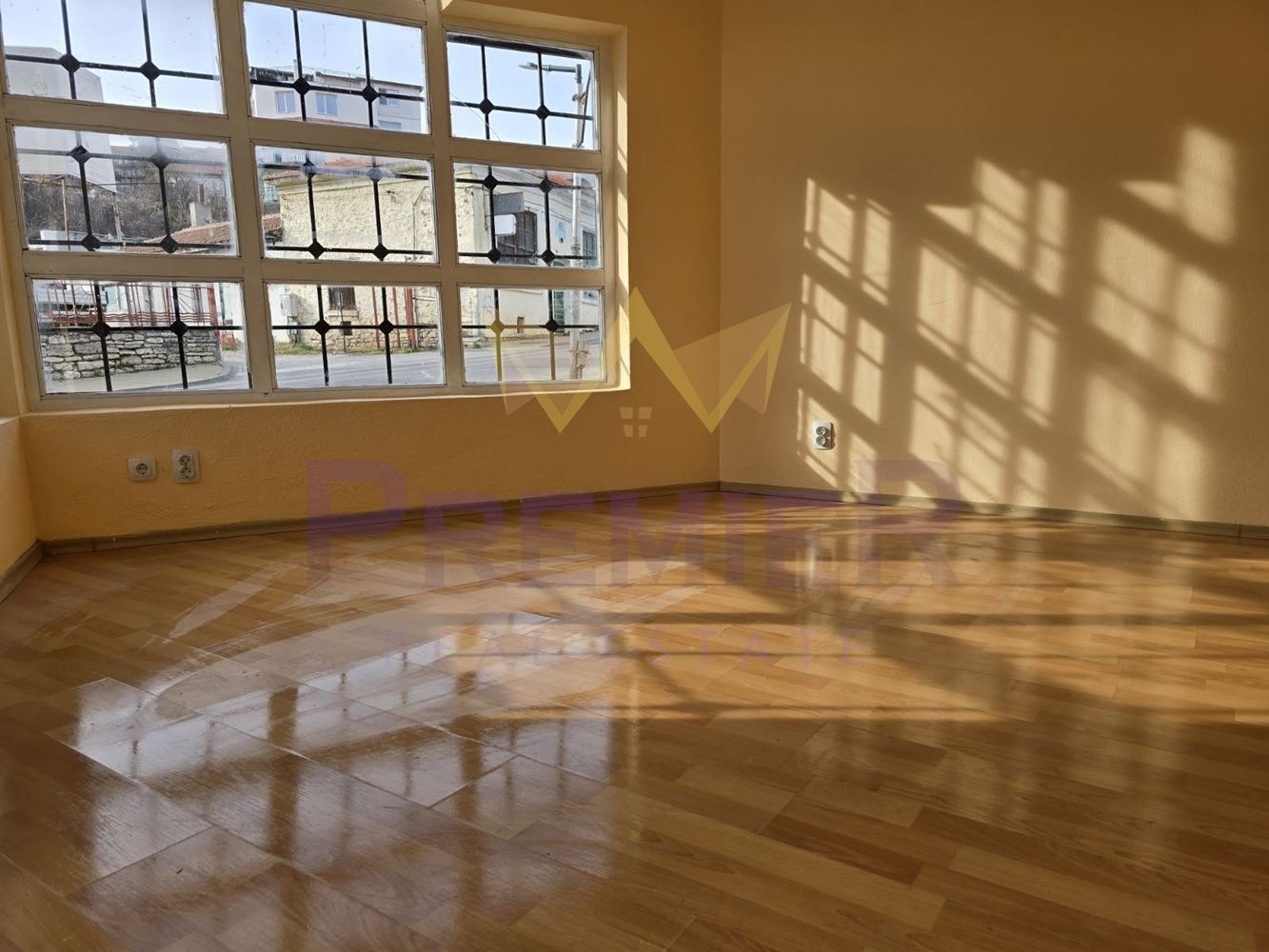 Продава МАГАЗИН, гр. Балчик, област Добрич, снимка 2 - Магазини - 53887184