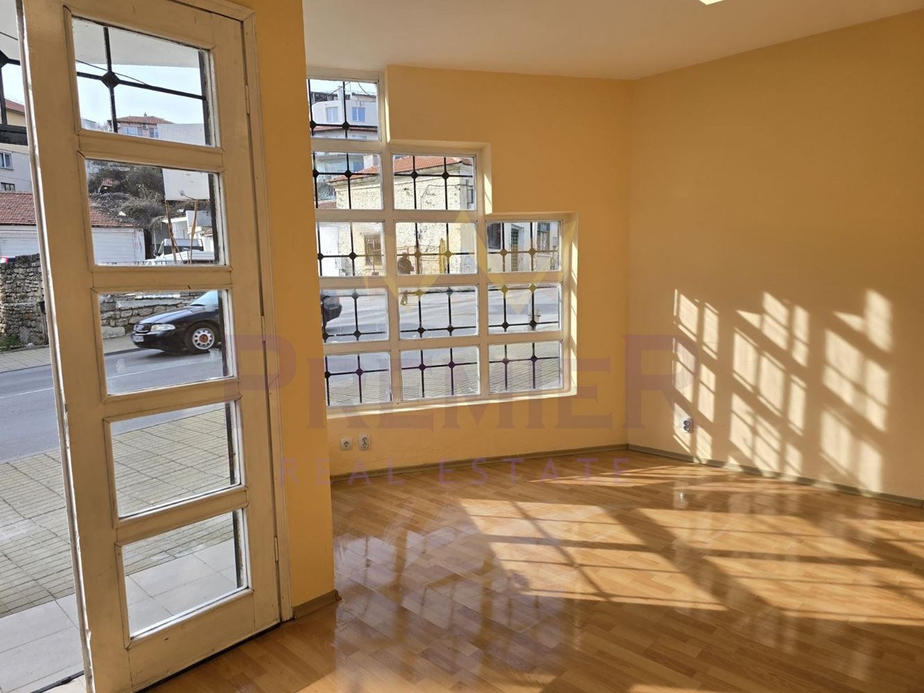 Продава МАГАЗИН, гр. Балчик, област Добрич, снимка 4 - Магазини - 53887184