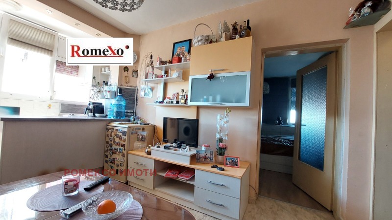 De vânzare  1 dormitor Plovdiv , Izgrev , 47 mp | 54340278 - imagine [3]