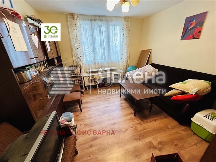 Продава КЪЩА, гр. Аксаково, област Варна, снимка 13 - Къщи - 48697628