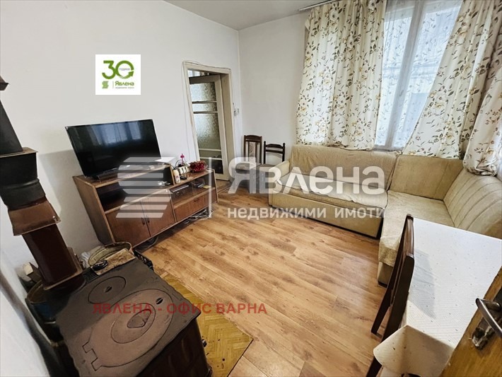 Продава КЪЩА, гр. Аксаково, област Варна, снимка 9 - Къщи - 48697628