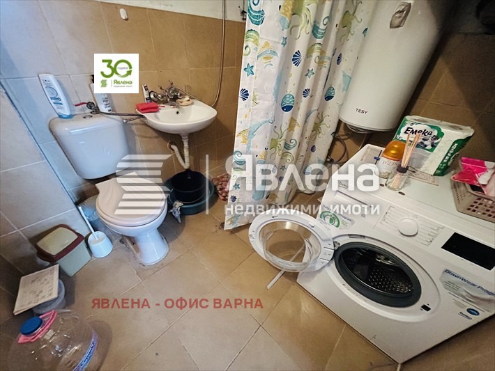 Продава КЪЩА, гр. Аксаково, област Варна, снимка 15 - Къщи - 48697628