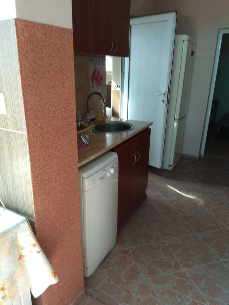 Продава КЪЩА, с. Козарево, област Ямбол, снимка 8 - Къщи - 52543691