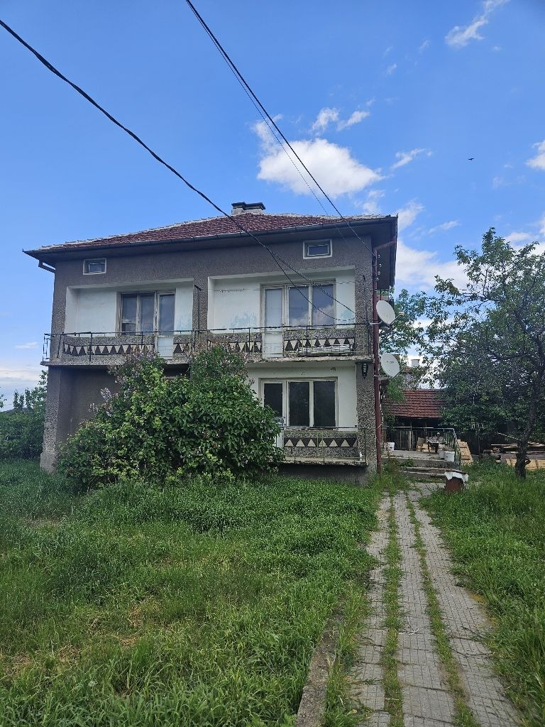 Продава КЪЩА, с. Бусманци, област София област