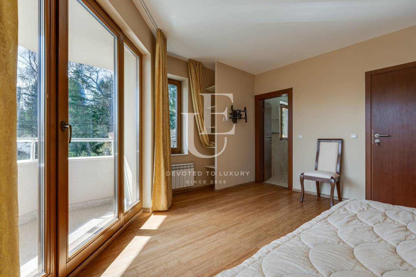 Продава КЪЩА, гр. София, с. Бистрица, снимка 2 - Къщи - 53916495