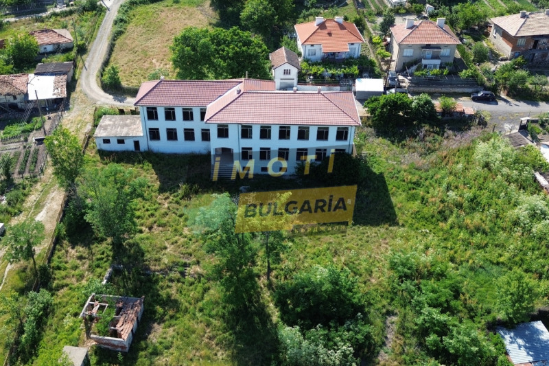 Продава ДЕТСКИ ЦЕНТЪР в област Кърджали, гр. Момчилград - 4000 кв.м / 102 259 € » 200 001.22 лв., ИМОТИБЪЛГАРИЯКЪРДЖАЛИ