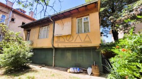 Продава етаж от къща град София Център - [1] 