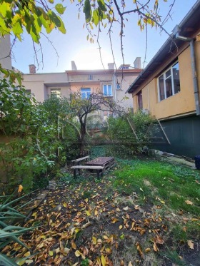 Piano della casa Tsentar, Sofia 4