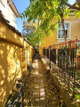 Piano della casa Tsentar, Sofia 5