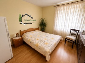 Продава  Етаж от къща, град Шумен