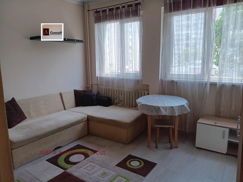 Eladó  Stúdió Sofia , Razsadnika , 33 négyzetméter | 43424306