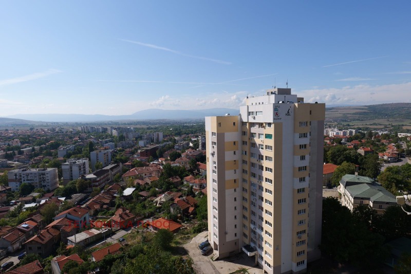 Продава  4-стаен област Перник , гр. Радомир , 144 кв.м | 59058040