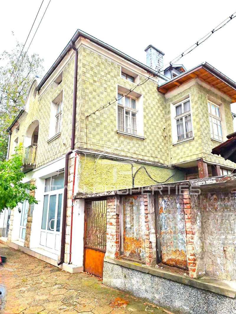 Продава ЕТАЖ ОТ КЪЩА, област Смолян, гр. Чепеларе • 72400 € / 141602.09 лв. • 98280238 1