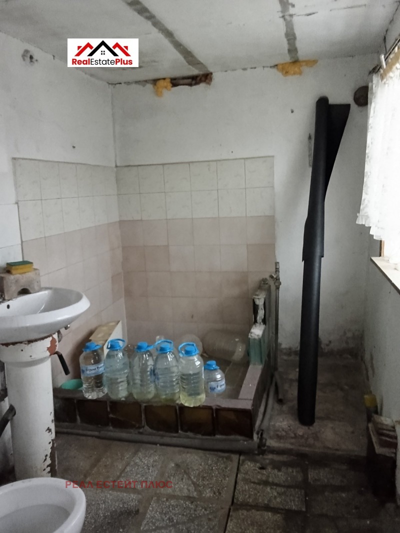 Продава ВИЛА, гр. Плевен, м-т Орлето, снимка 8 - Вили - 53230216