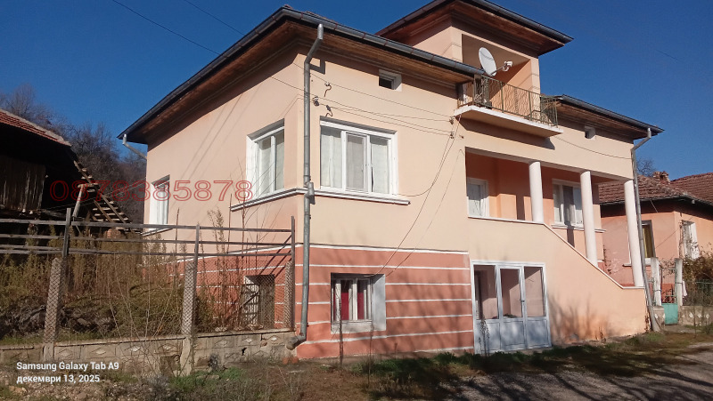 Продава КЪЩА, с. Ярловица, област Видин, снимка 2 - Къщи - 53271075