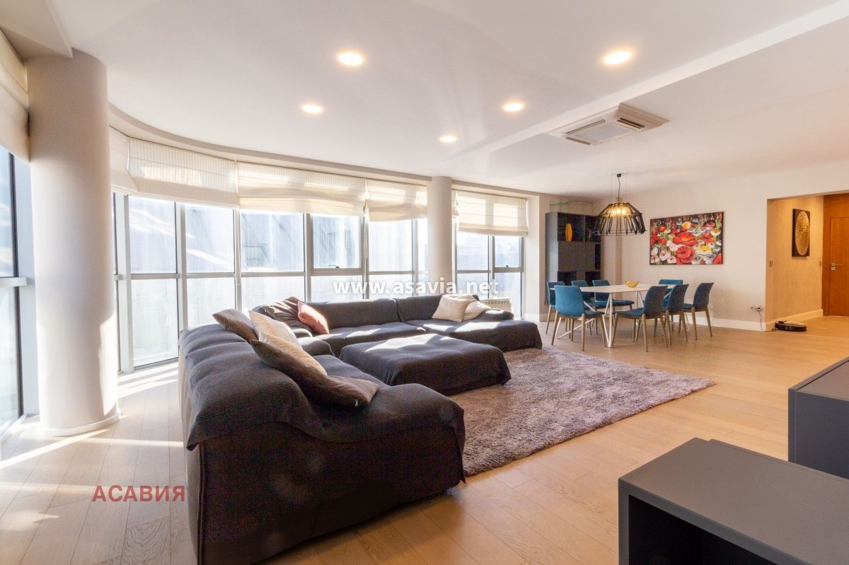 Продава МНОГОСТАЕН, гр. Бургас, Център, снимка 5 - Апартаменти - 54263359