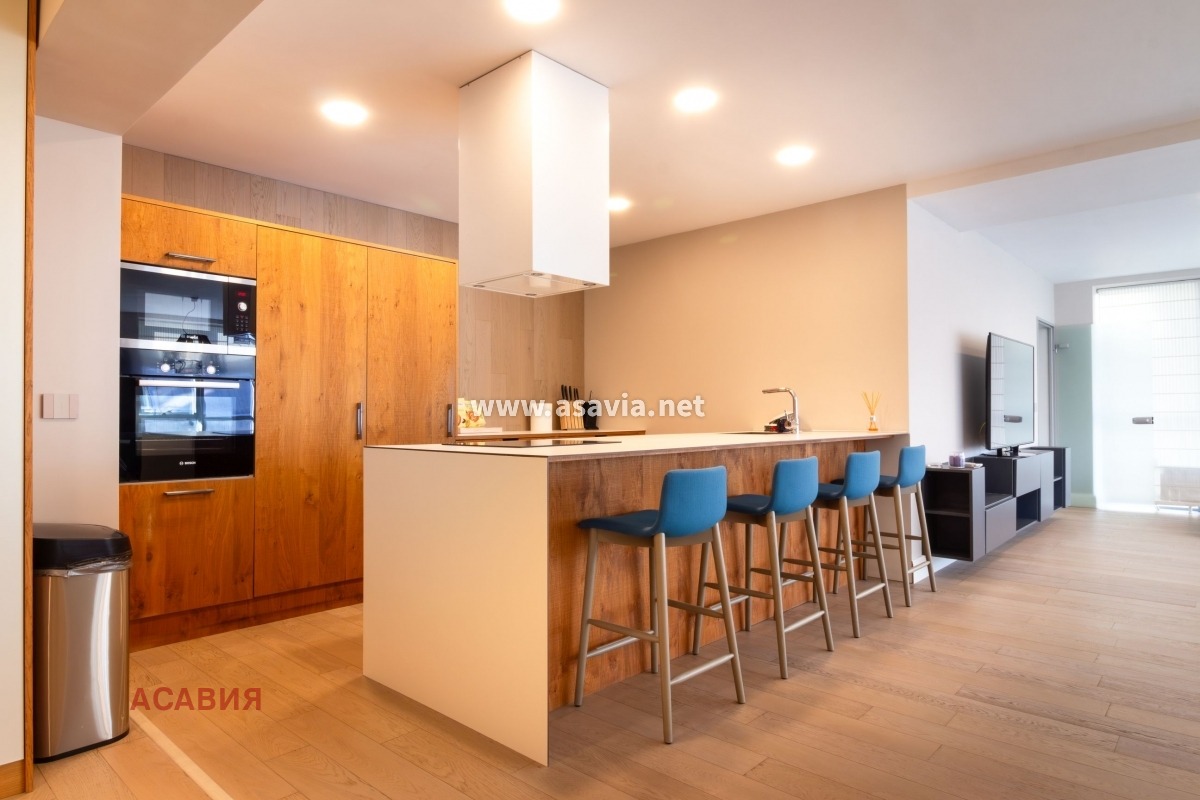 Продава МНОГОСТАЕН, гр. Бургас, Център, снимка 3 - Апартаменти - 54263359