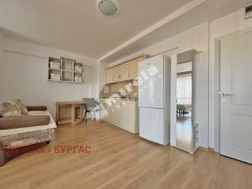1 quarto k.k. Slantchev briag, região Burgas 3