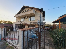 Продажба на имоти в с. Черни връх, област Бургас - изображение 7 