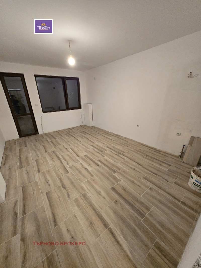 Продава 2-СТАЕН, гр. Велико Търново, Бузлуджа, снимка 2 - Апартаменти - 53021550