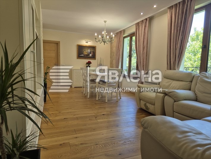 Προς πώληση  3 υπνοδωμάτια Βαρνα , ΒΗΝΣ-ΤΣερβεν πλοτσταδ , 281 τ.μ | 92657904 - εικόνα [17]