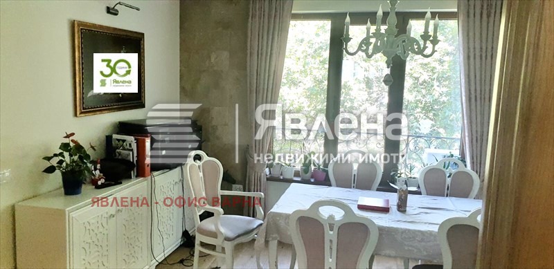 Προς πώληση  3 υπνοδωμάτια Βαρνα , ΒΗΝΣ-ΤΣερβεν πλοτσταδ , 281 τ.μ | 92657904