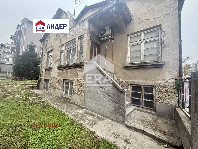 Продава КЪЩА, гр. Русе, Алеи Възраждане, снимка 2 - Къщи - 52687670
