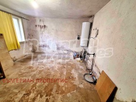 House Apriltsi, region Lovech 10