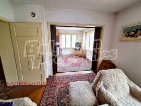 House Apriltsi, region Lovech 4