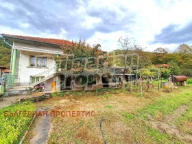 Casa Apriltsi, región Lovech 2