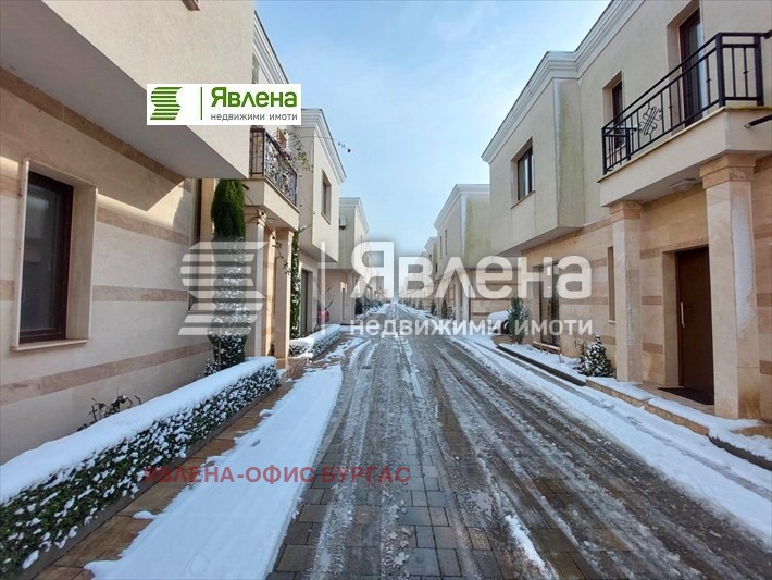 Продава КЪЩА, гр. Бургас, Сарафово, снимка 4 - Къщи - 49228820