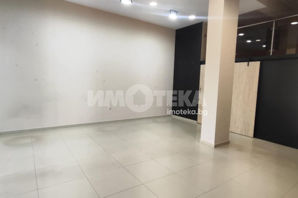 Продава МАГАЗИН, гр. Варна, ЖП Гара, снимка 2 - Магазини - 53862147