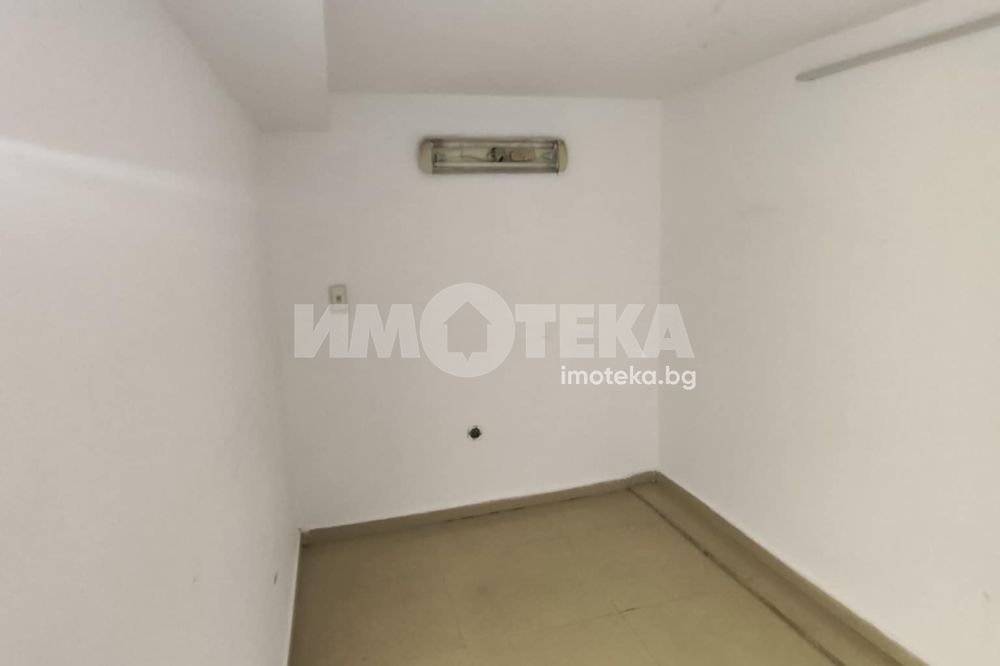 Продава МАГАЗИН, гр. Варна, ЖП Гара, снимка 6 - Магазини - 53862147