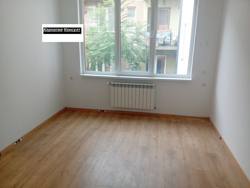 À venda  3 quartos Sofia , Zona B-5-3 , 135 m² | 48420857 - imagem [10]