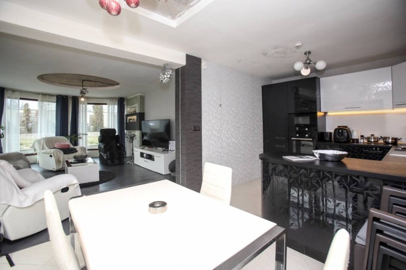 À venda  Casa região Sófia , Bojurichtche , 339 m² | 33689810 - imagem [7]