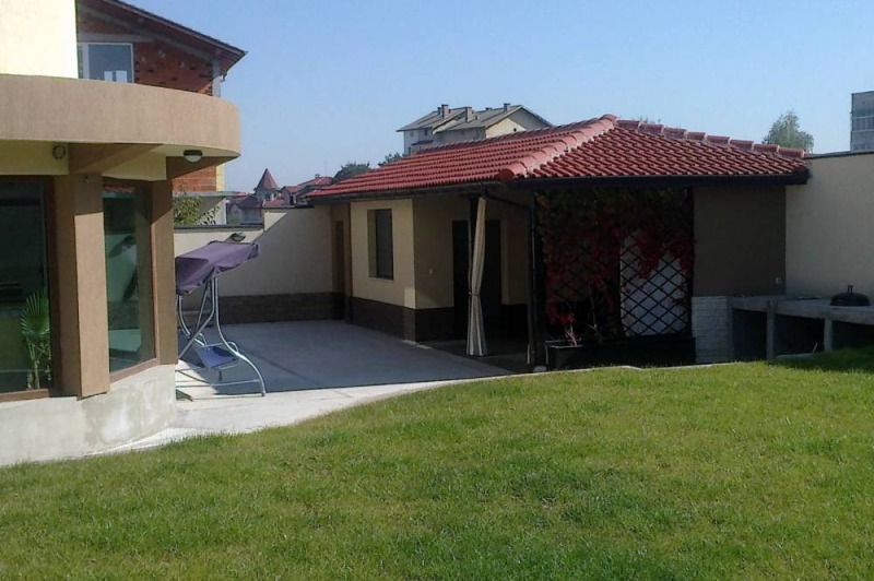 À venda  Casa região Sófia , Bojurichtche , 339 m² | 33689810 - imagem [3]