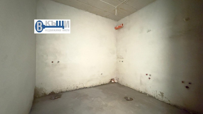 Продава МНОГОСТАЕН, гр. Велико Търново, Бузлуджа, снимка 7 - Апартаменти - 52537686