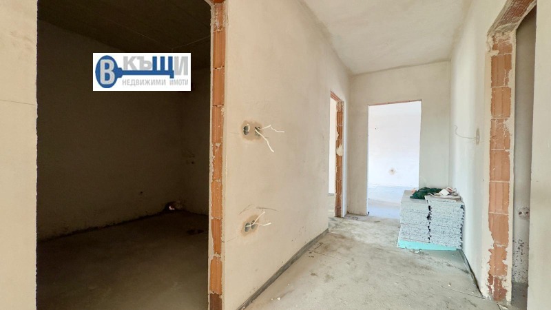 Продава МНОГОСТАЕН, гр. Велико Търново, Бузлуджа, снимка 2 - Апартаменти - 52537686